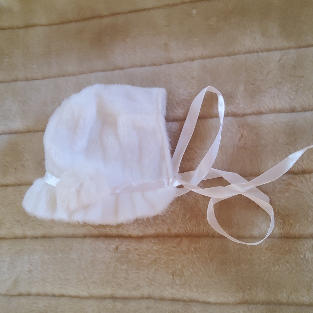White fur hat for baby girl
